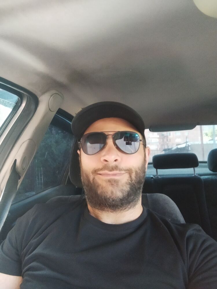  48453795  Narek, 36 ,    