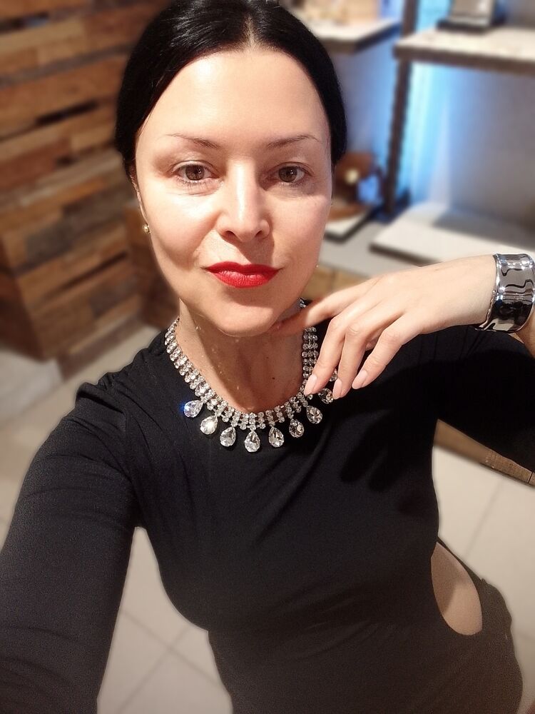  51742935  Mila, 45 ,    