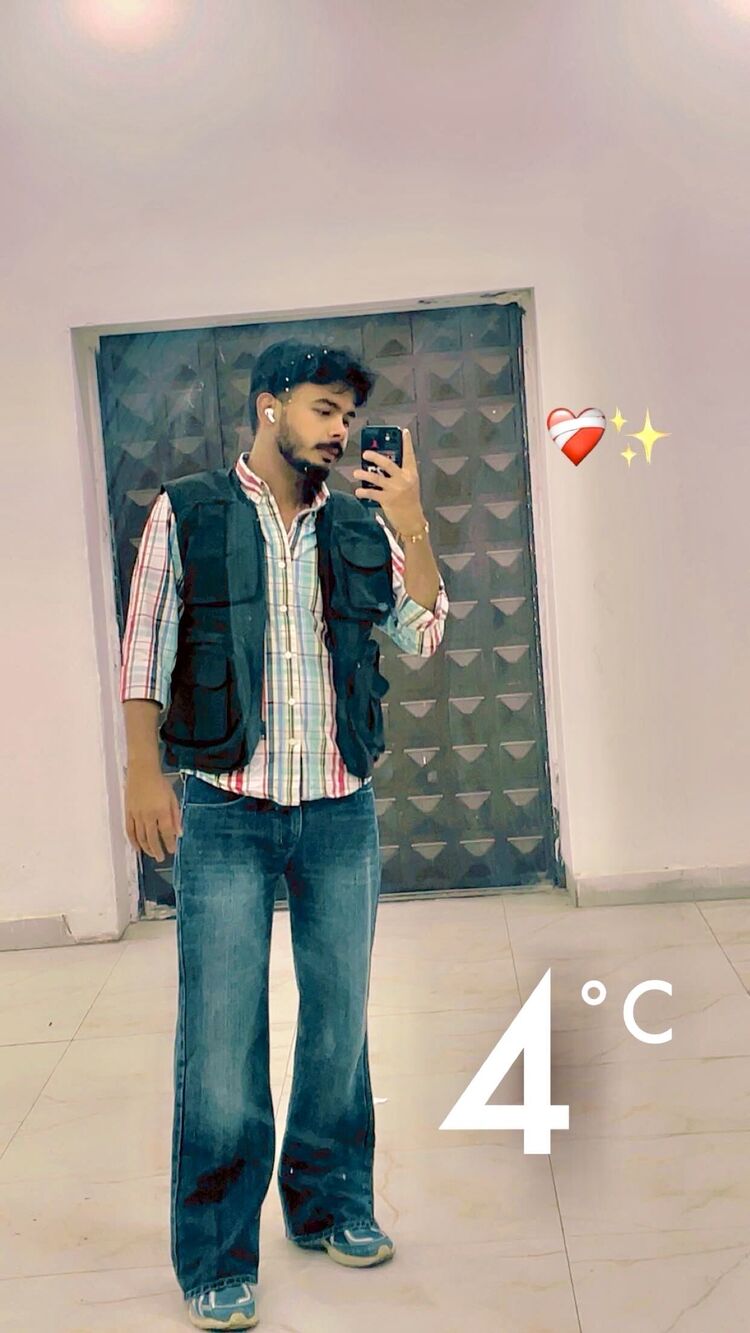  53878415  LAADI, 23 ,    