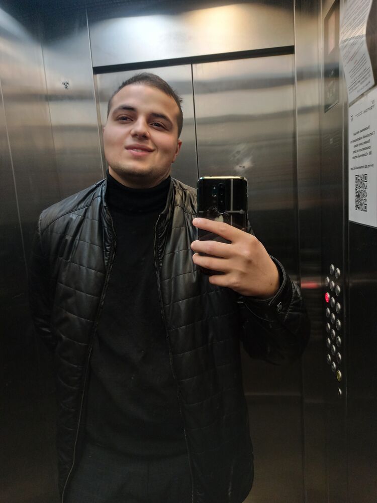  28468775  Eduard, 32 ,    