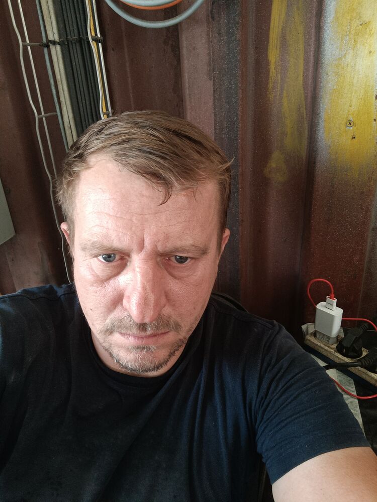  46976575  , 38 ,    