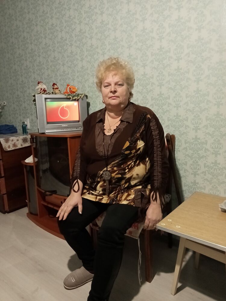  33007895  Natalia, 68 ,    