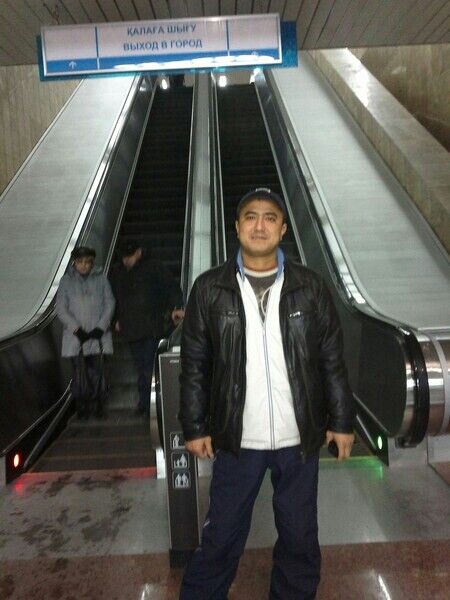  ,   Bek, 43 ,   