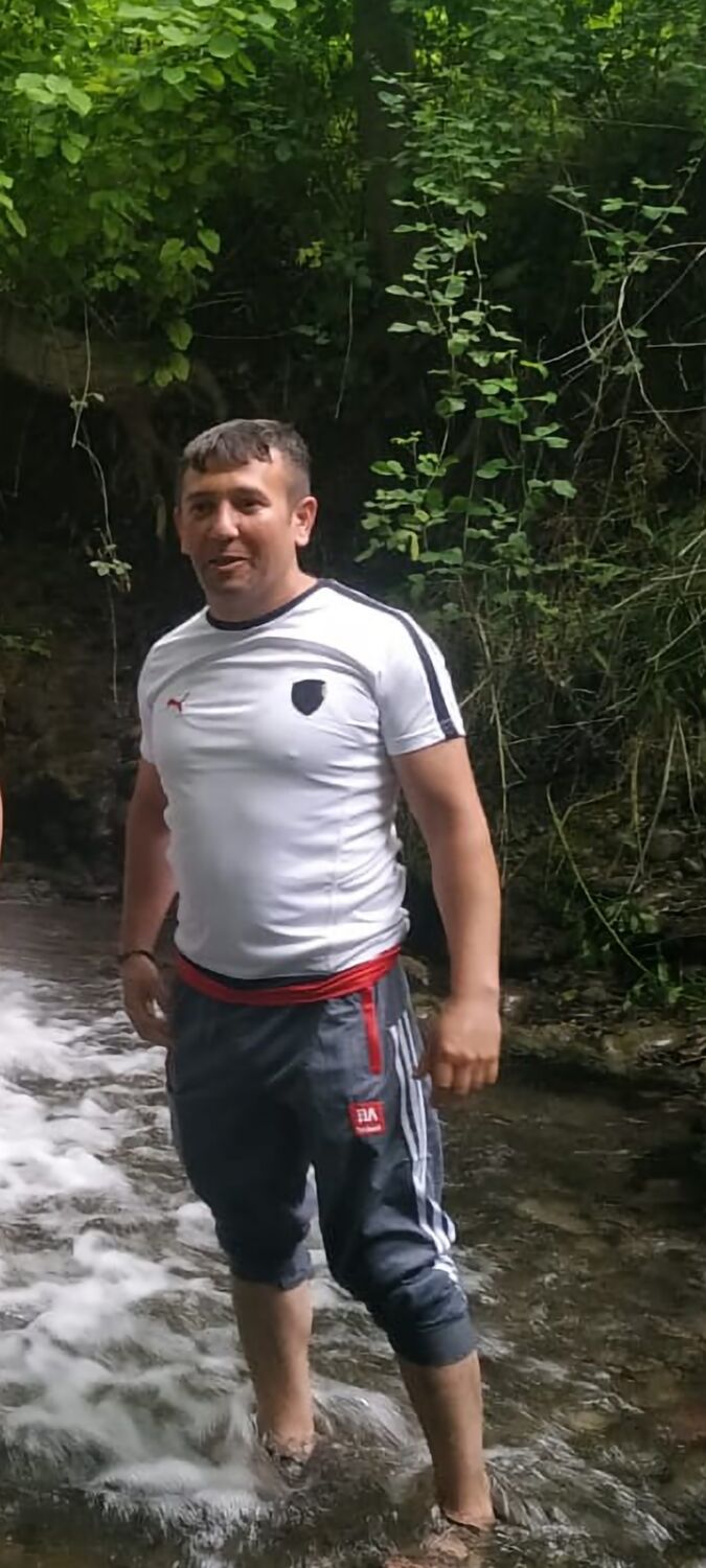  ,   Hamid, 40 ,   ,   