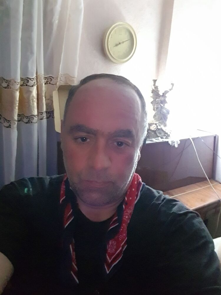  ,   Goga, 43 ,   ,   
