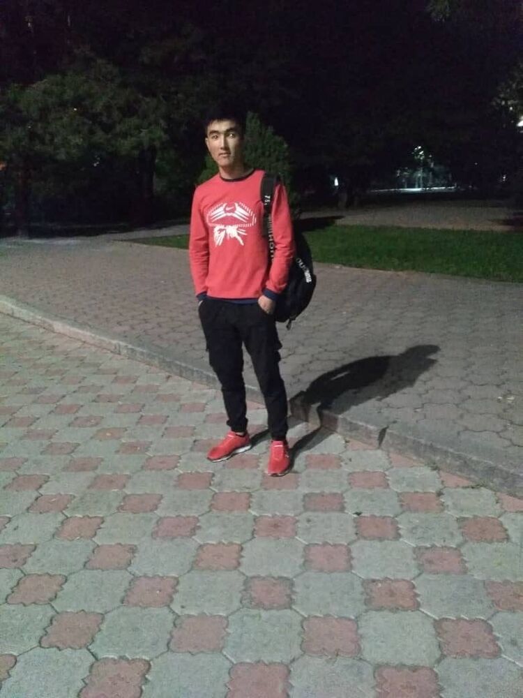  18898295  Mirko, 28 ,    