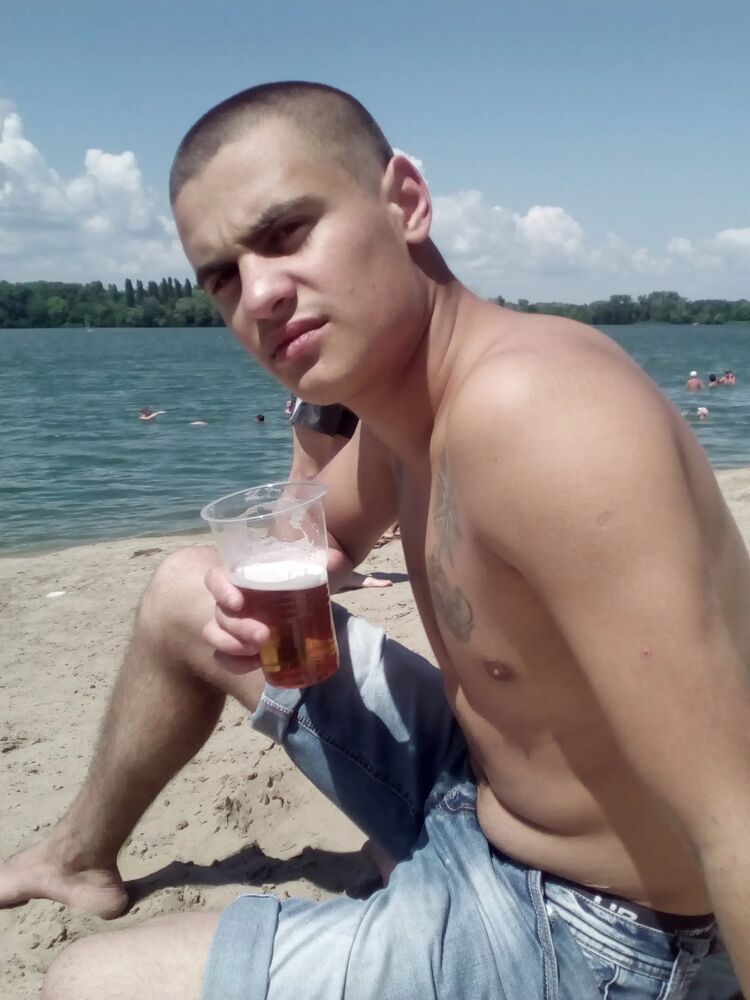  38963225  Charles, 34 ,    