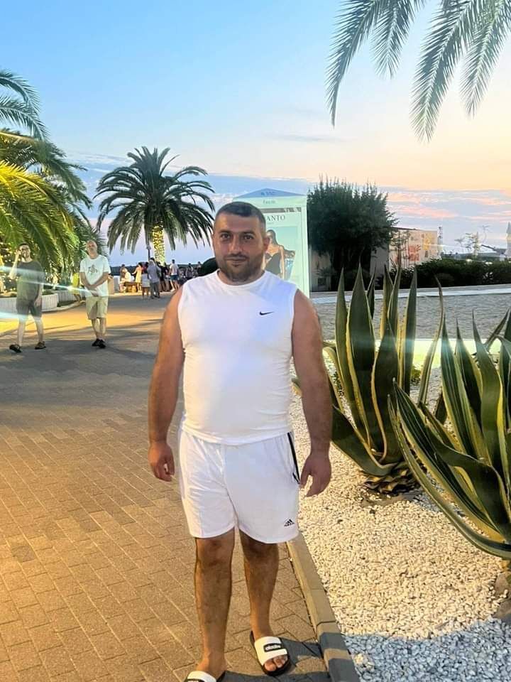  45573705  Simonyan, 36 ,    