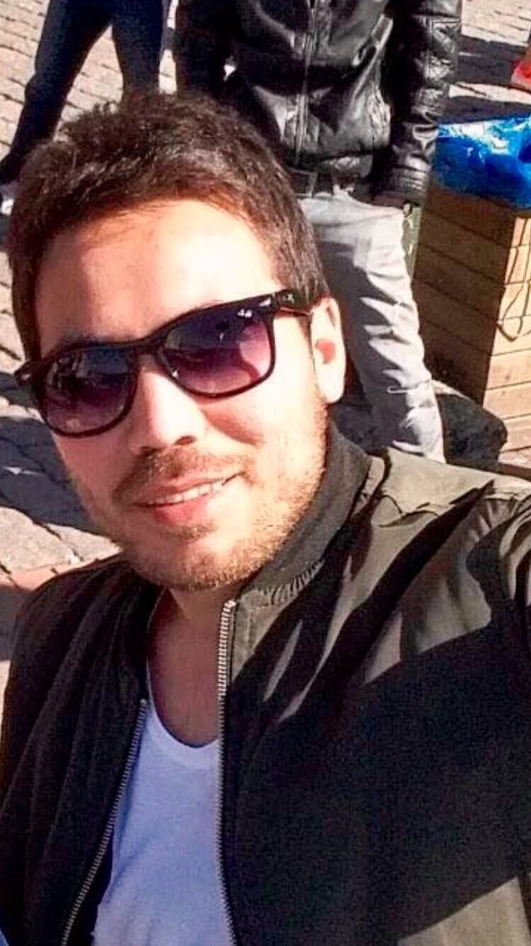  24284205  Ikram, 40 ,    