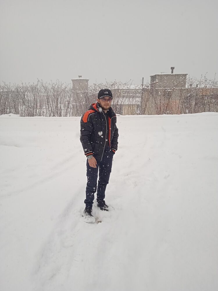  ,   Sergey, 25 ,   