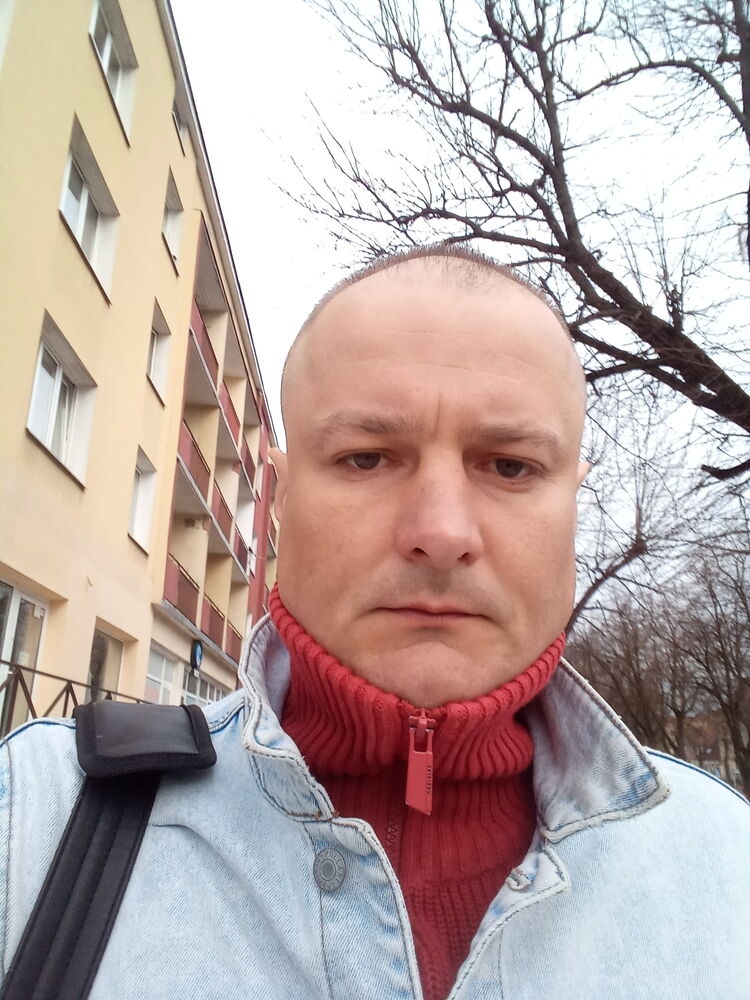  26062985  Oleg, 39 ,    