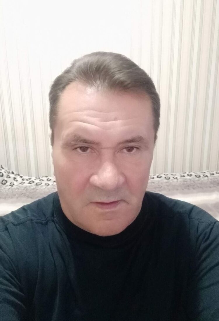  19511725  Vlad, 64 ,    