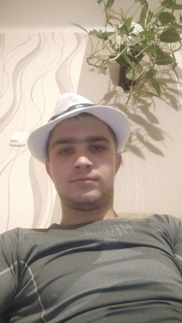  26683765  Igor, 23 ,    