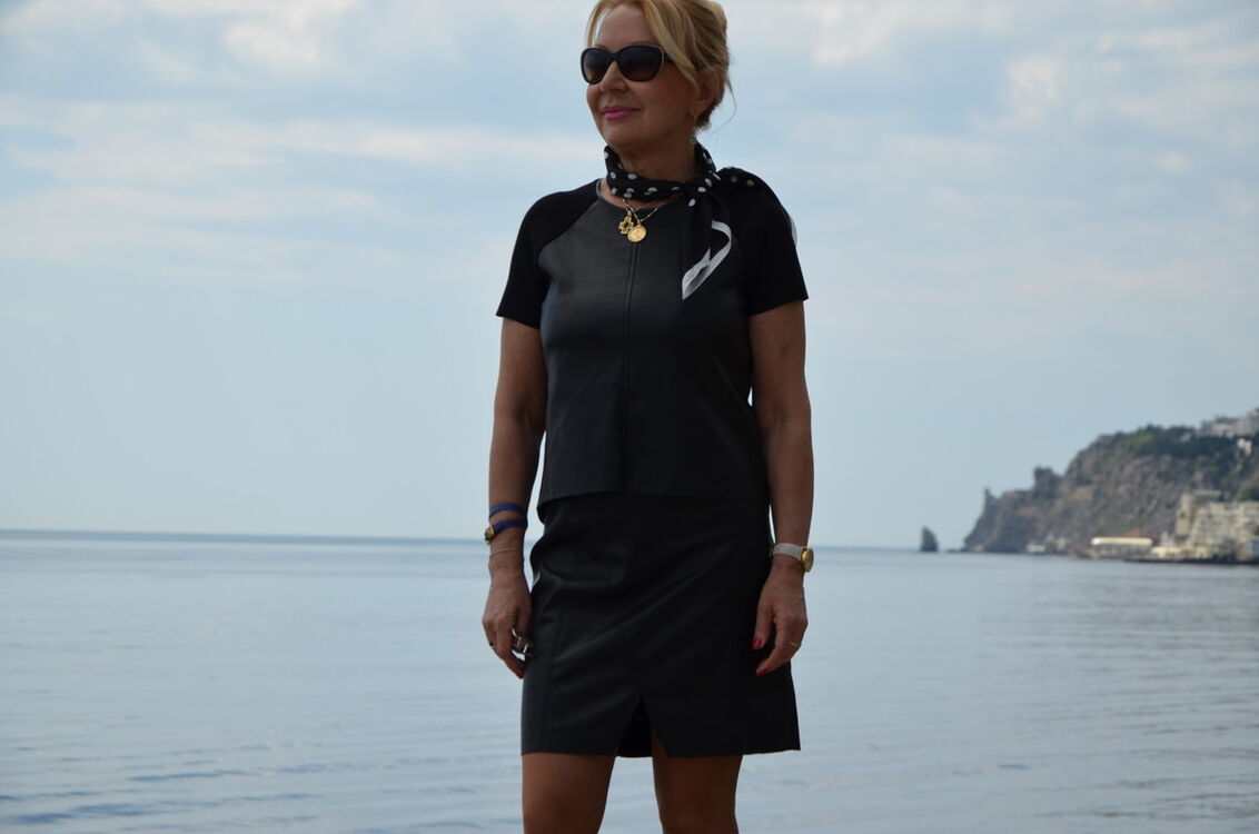  ,   Eva, 56 ,   