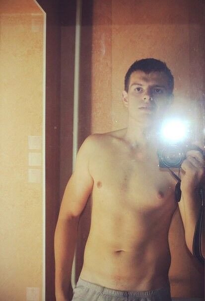  4930885  Alexander, 31 ,    