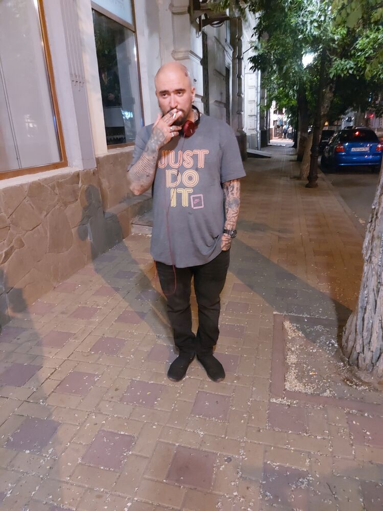  --,   Ilya, 40 ,   ,   