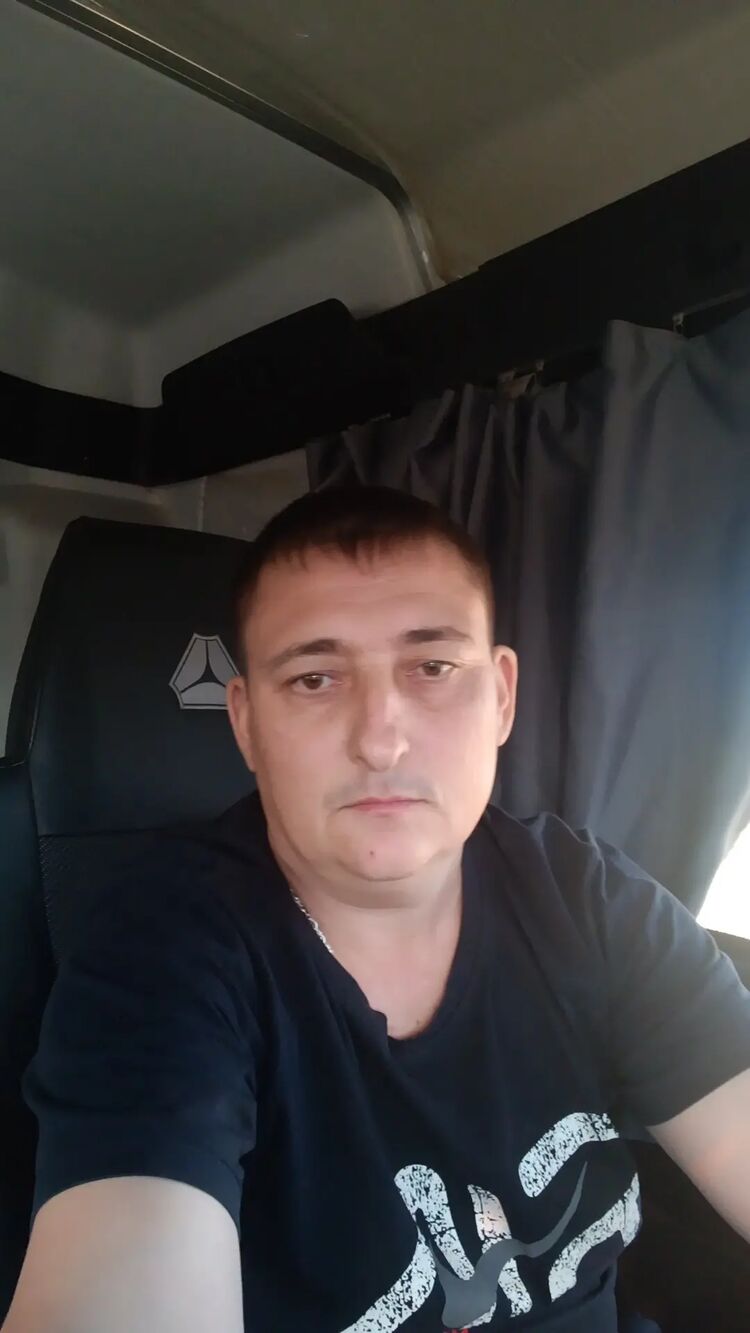  49942975  , 37 ,    