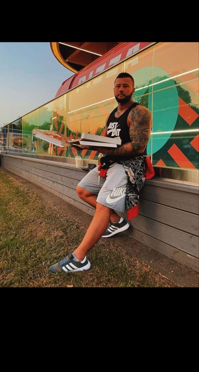  54222315  Artur, 30 ,    