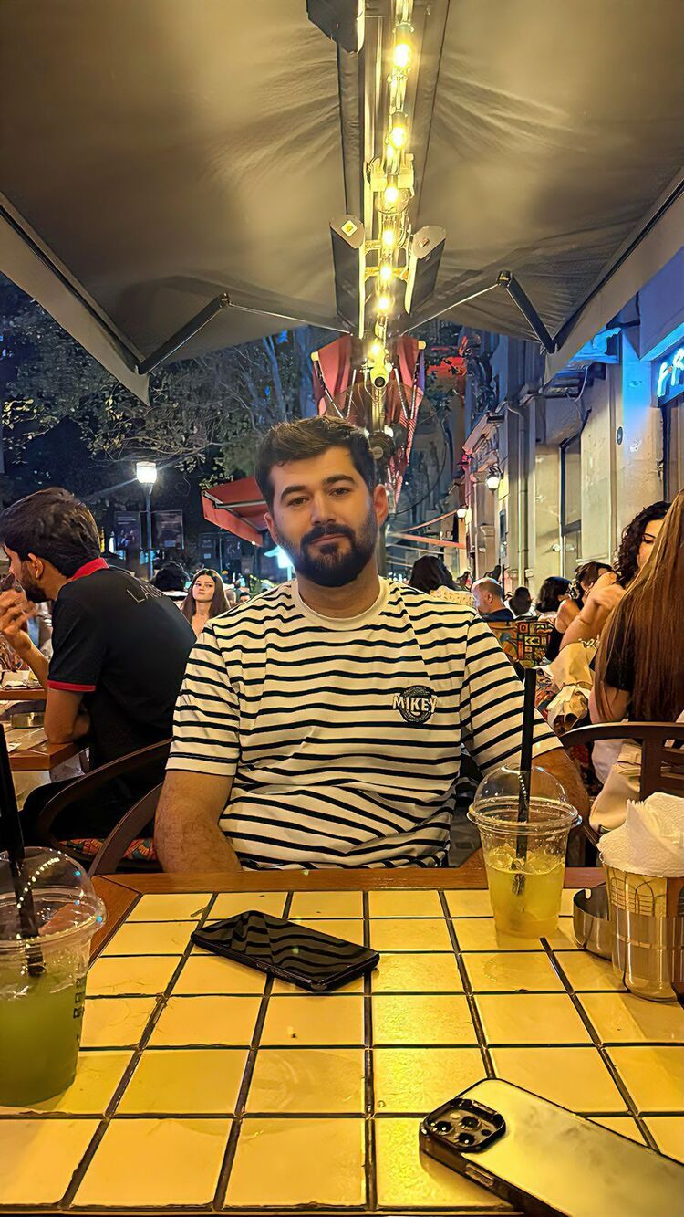  53642265  Qaqas, 40 ,    