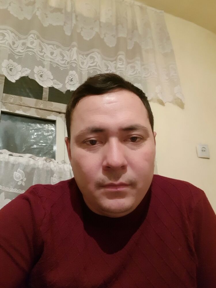  19435665  Akmal, 39 ,    