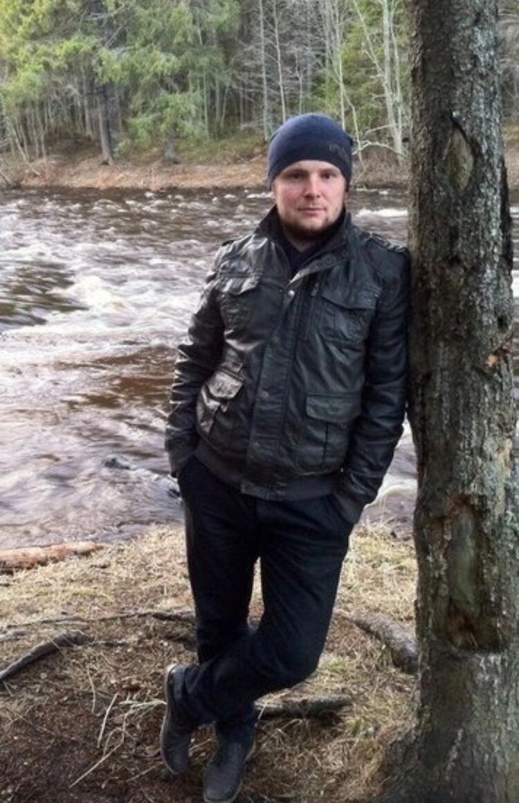  29340175  Anton, 42 ,    