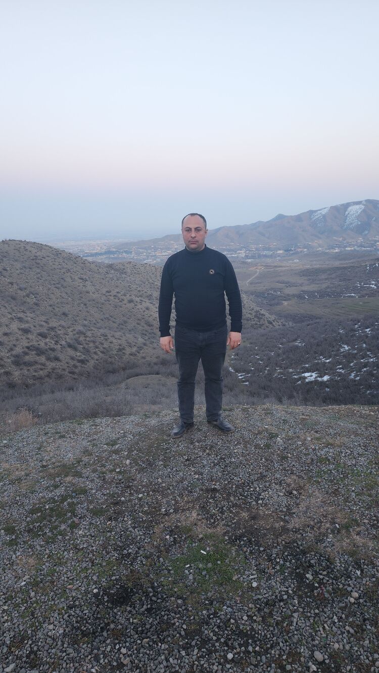  ,   Alik, 37 ,   ,   