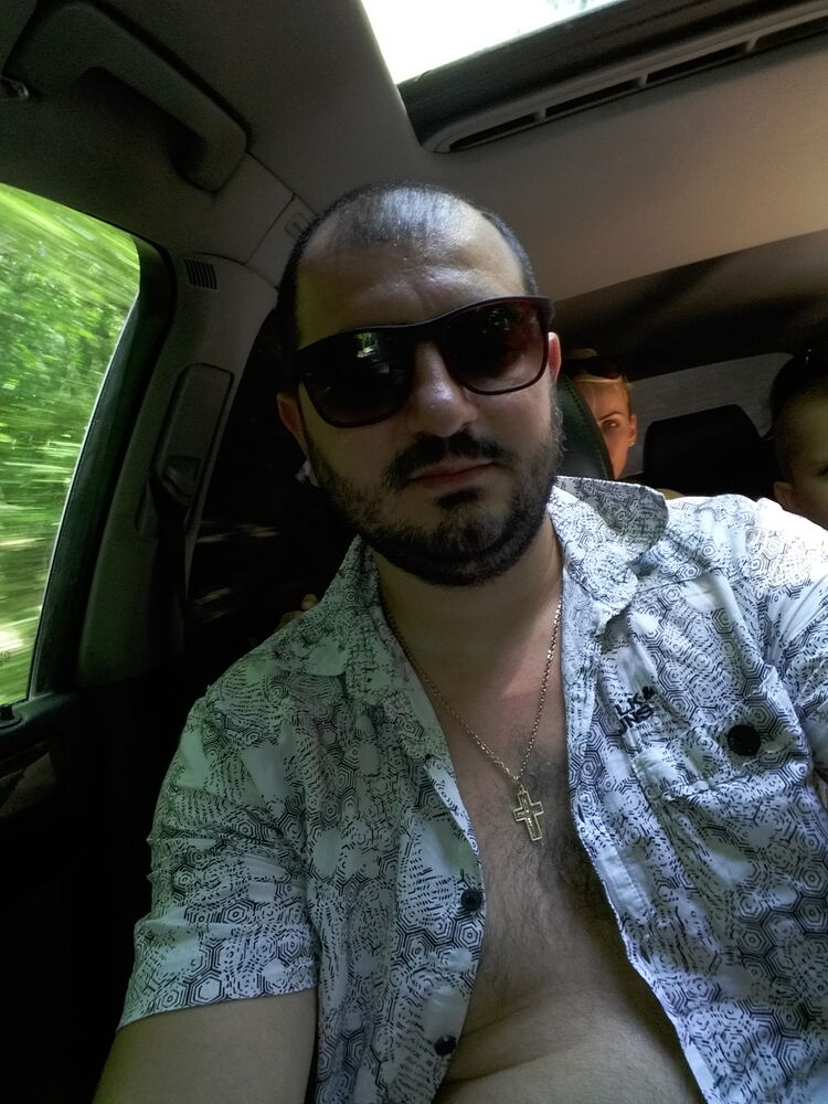  35384255  Artur, 37 ,    