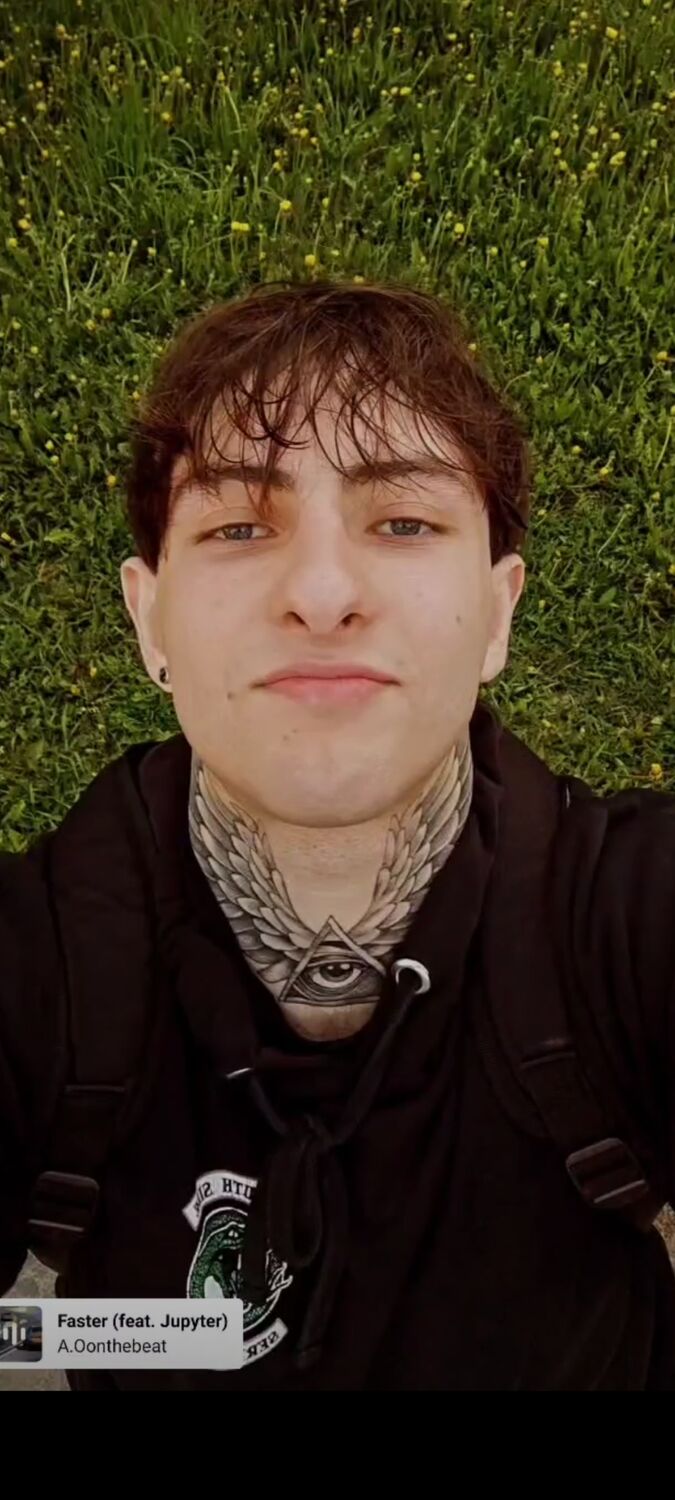  27716055  David, 25 ,    