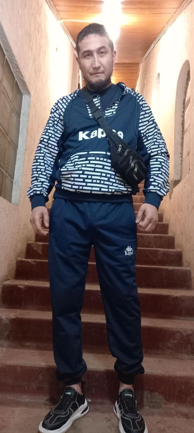  ,   Djoni, 33 ,   ,   
