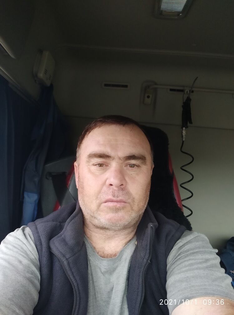  37821905  , 52 ,    