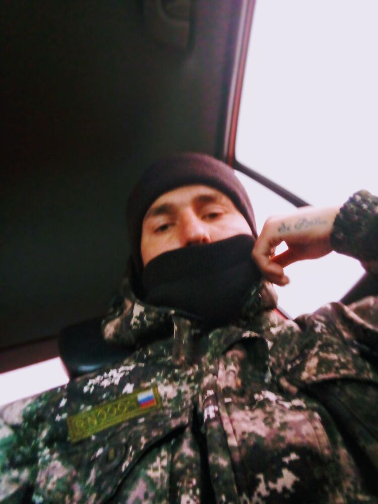  35804145  Maksim, 31 ,    