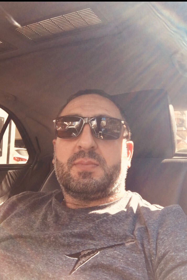  42859255  Yuska, 43 ,    