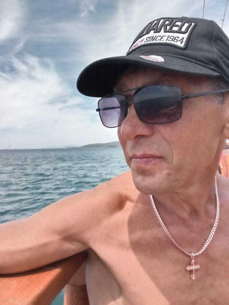  51853095  Alexandar, 51 ,    