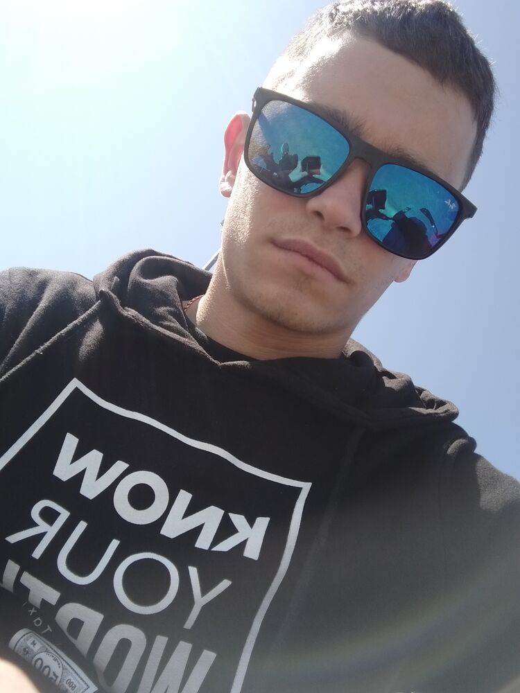  ,   Alexander, 23 ,   , c 