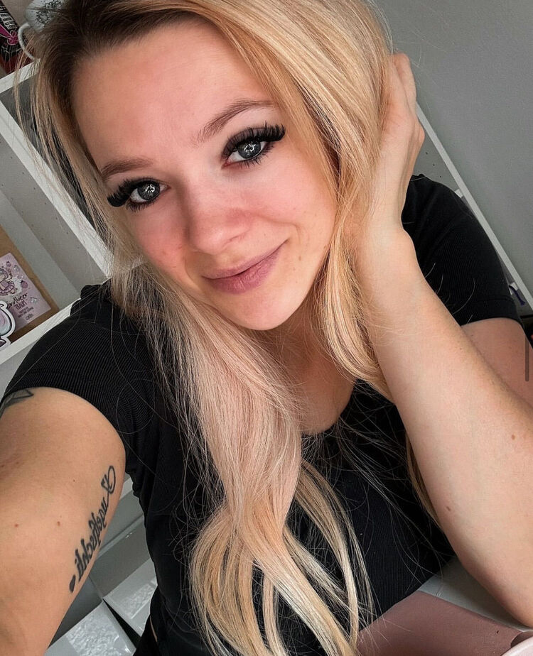  ,   Emma, 135 ,   ,   