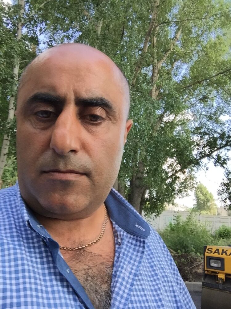  8164725  Garik, 51 ,    