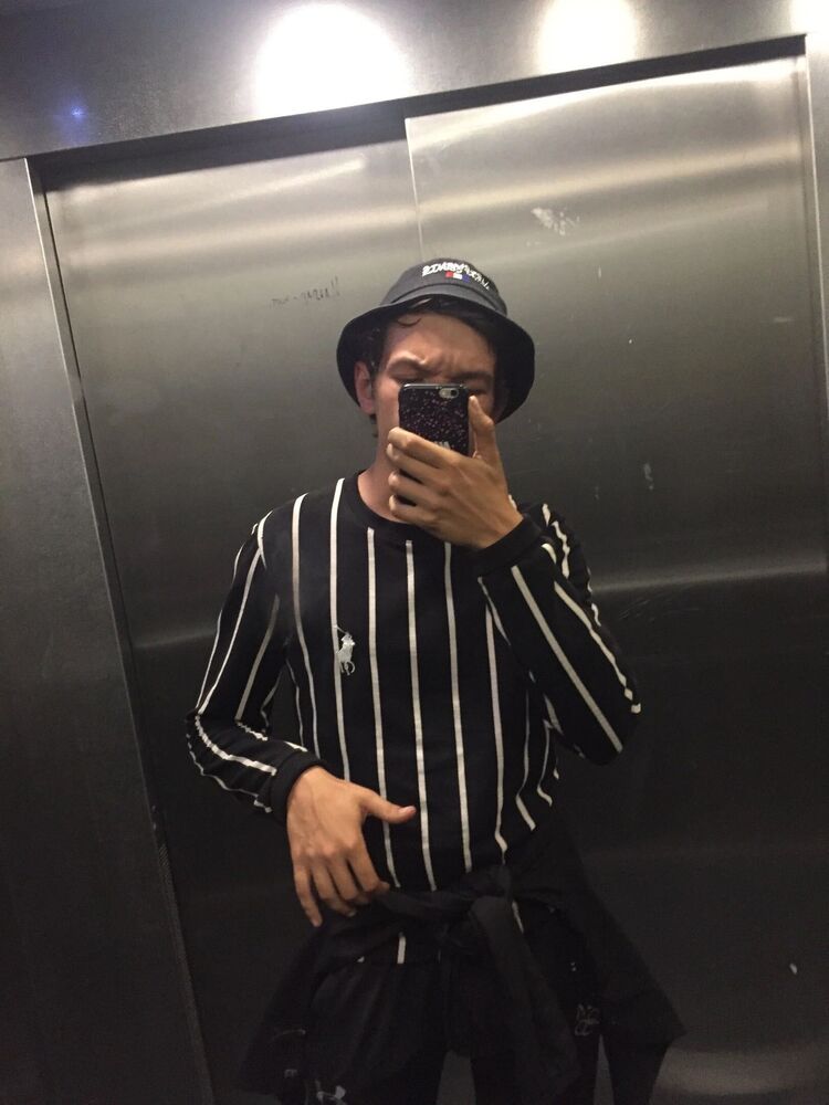  35278395  Viktor, 23 ,    -