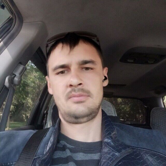  45587325  Maks, 34 ,    