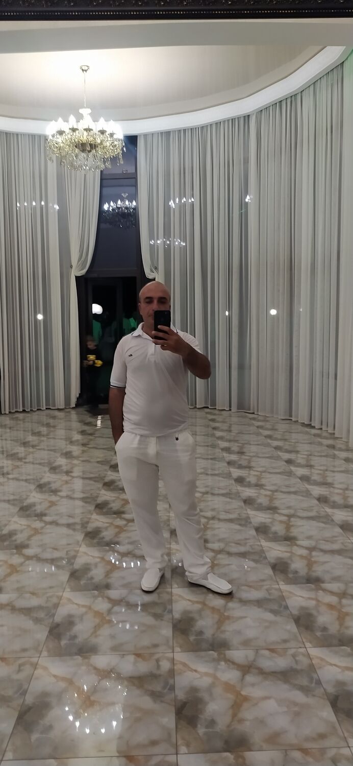  30360815  Artak, 39 ,    