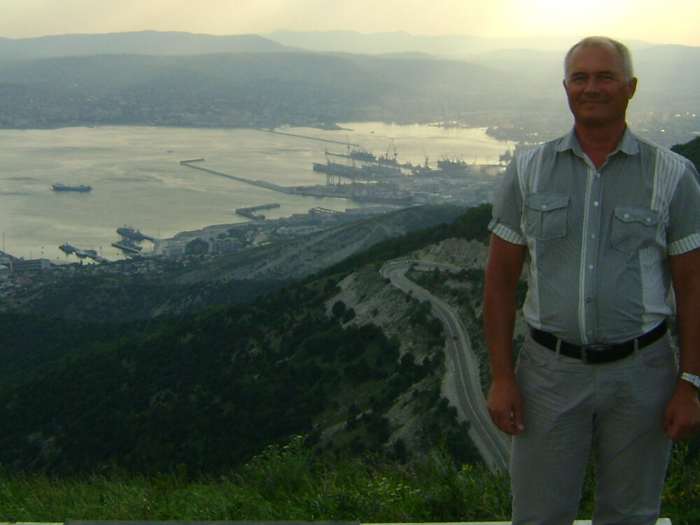  44949825  Vladimir, 49 ,    