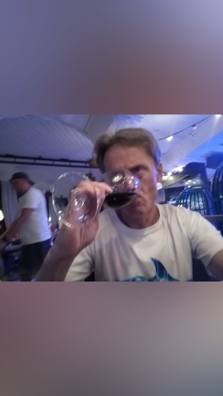  46933585  , 46 ,    