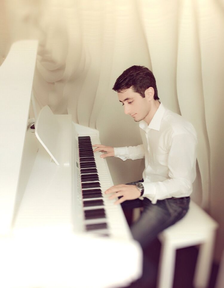  ,   Armen, 31 ,   ,   , c 