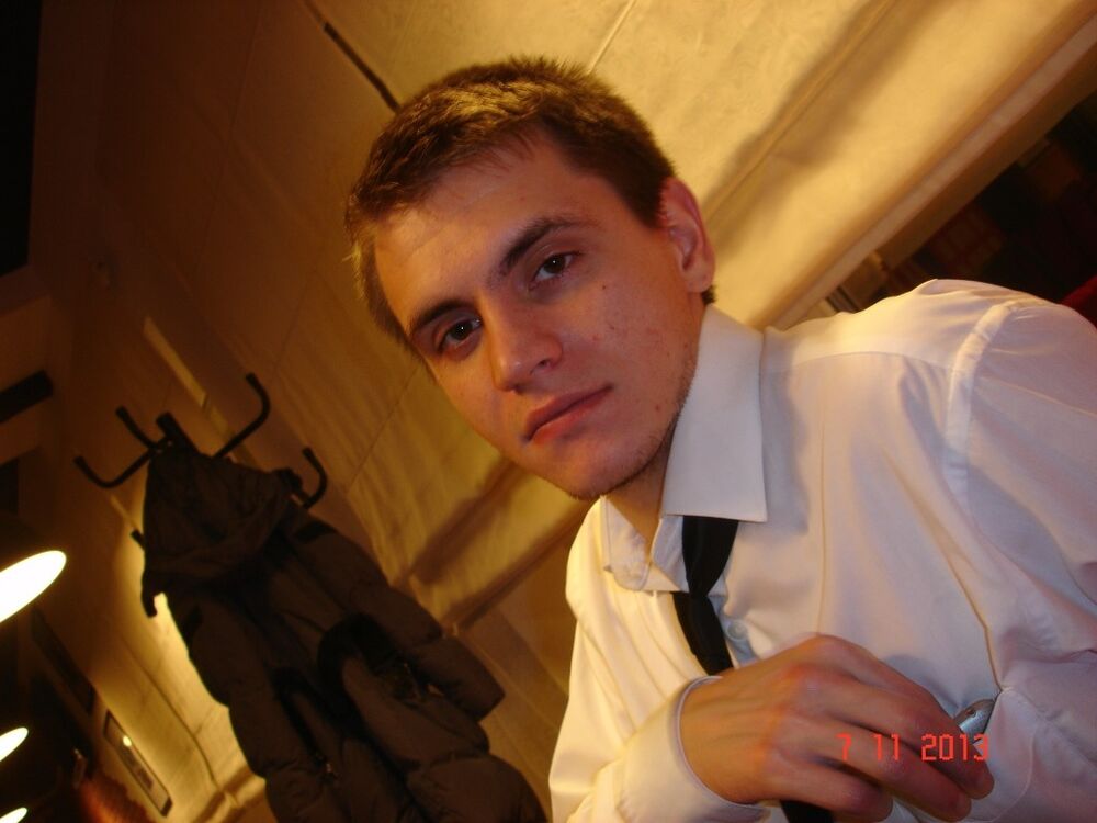  ,   Kirill, 32 ,  