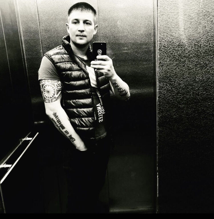  -,   Denis, 40 ,   ,   