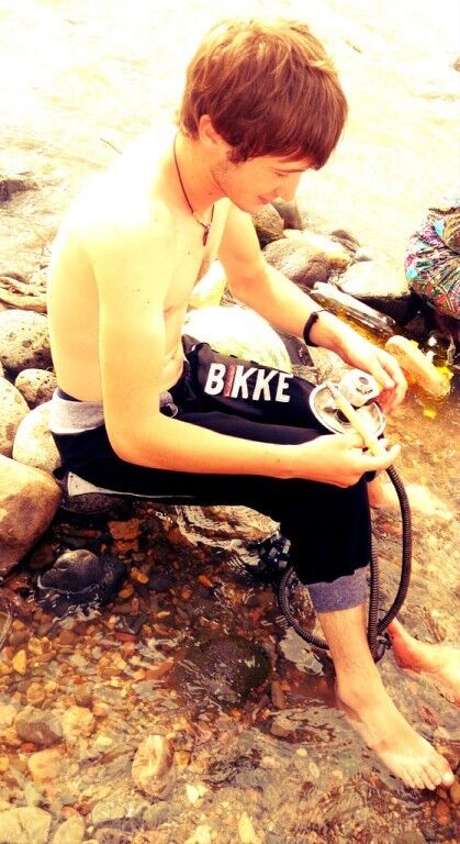  ,   Aro, 32 ,   ,   , c , 