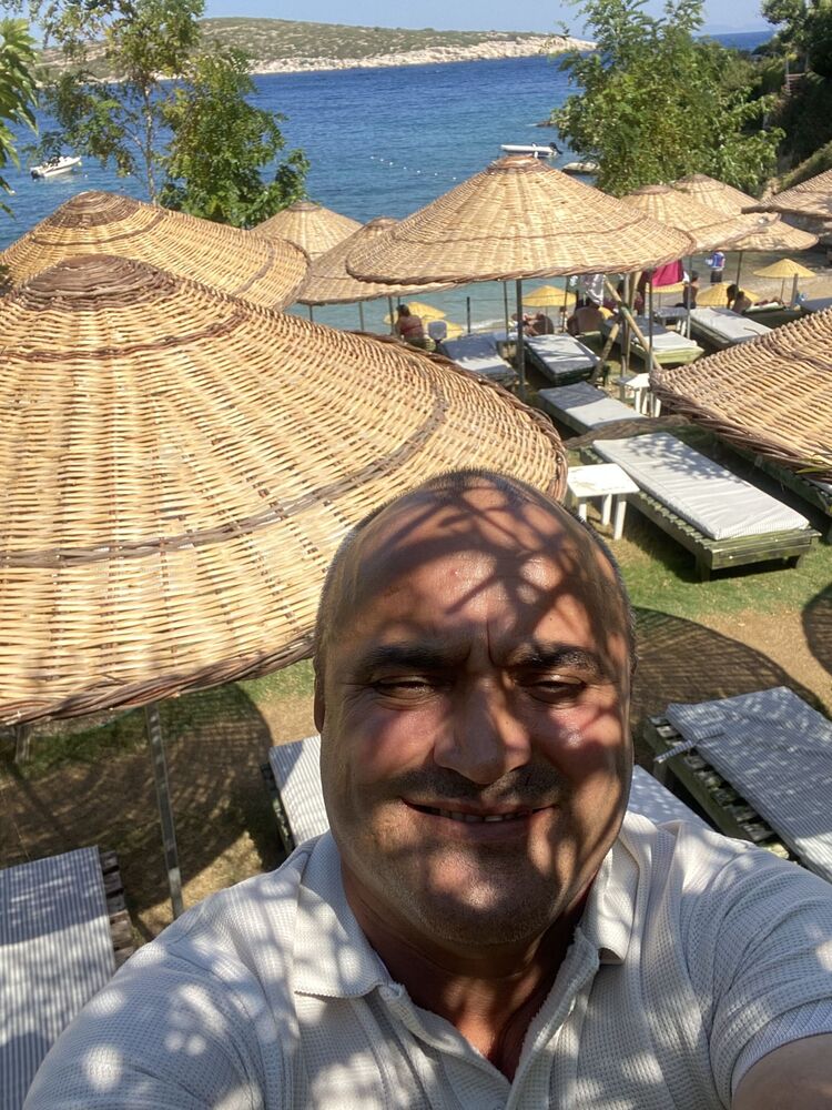  52445895  Behcet, 50 ,    