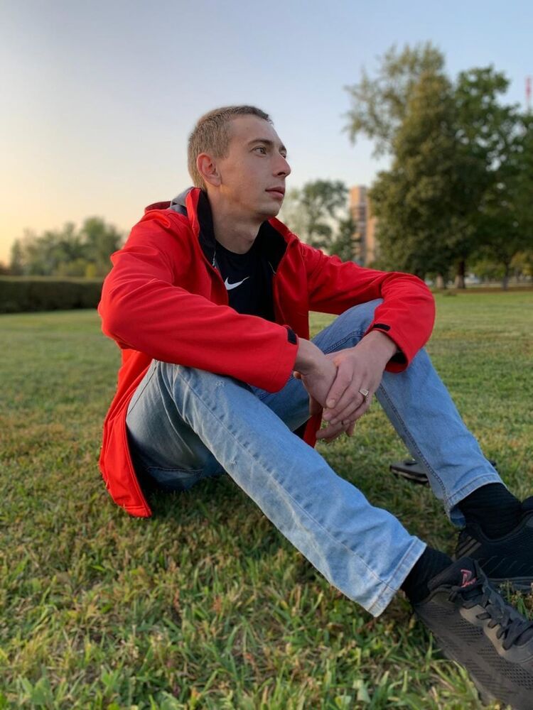  18105375  Oleg, 35 ,    