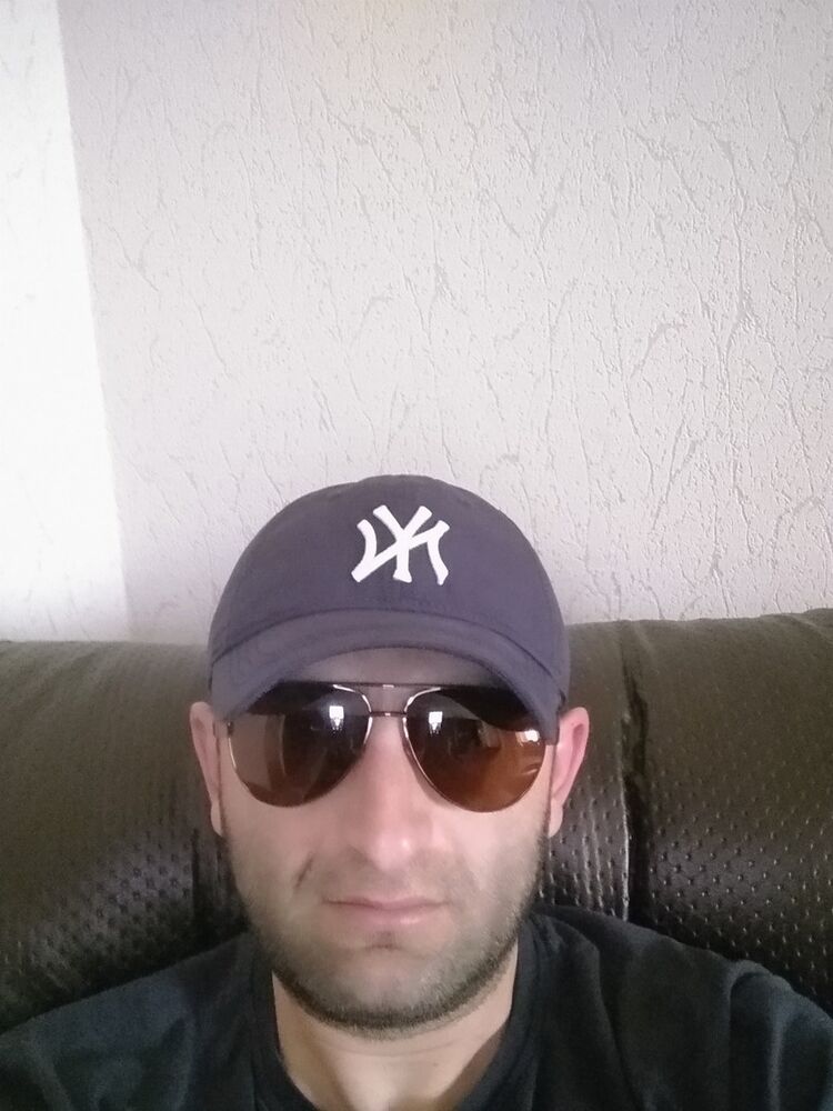  16036075  Lado, 41 ,    