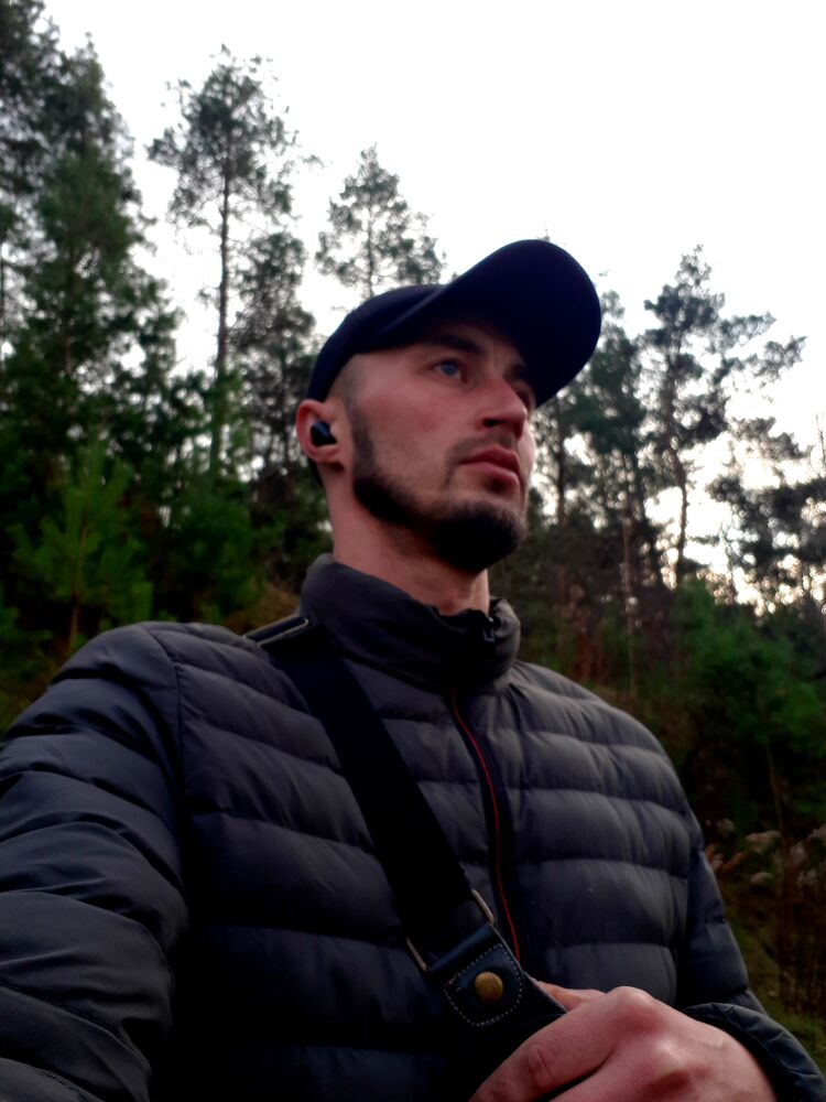  24616745  Stanislav, 36 ,    