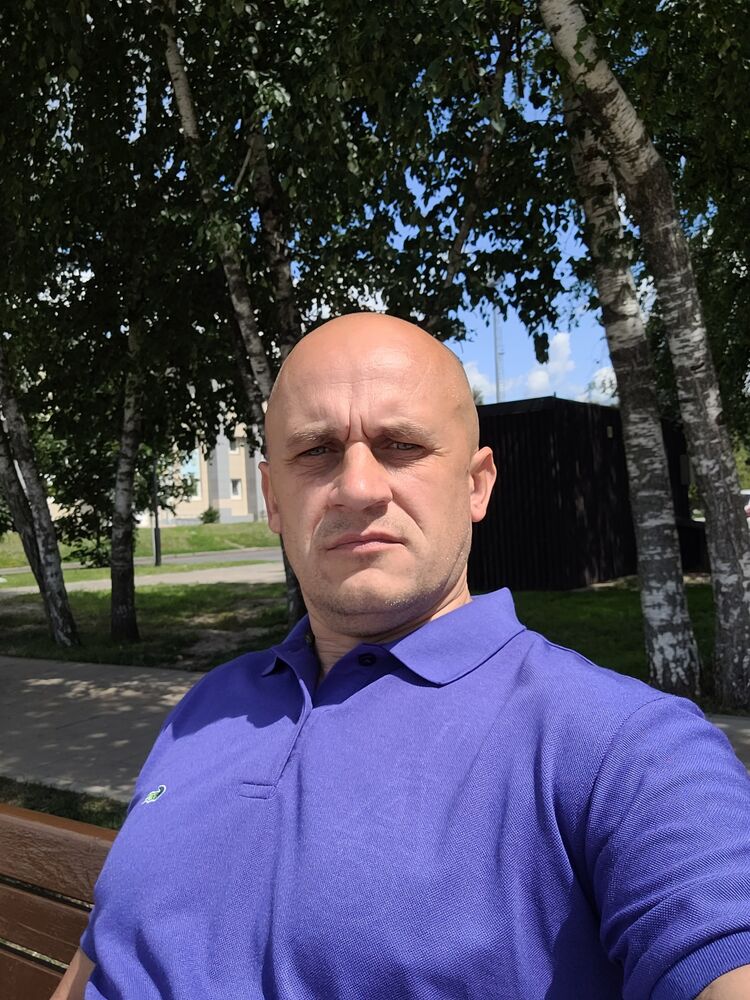  36172265  Sergei, 45 ,    